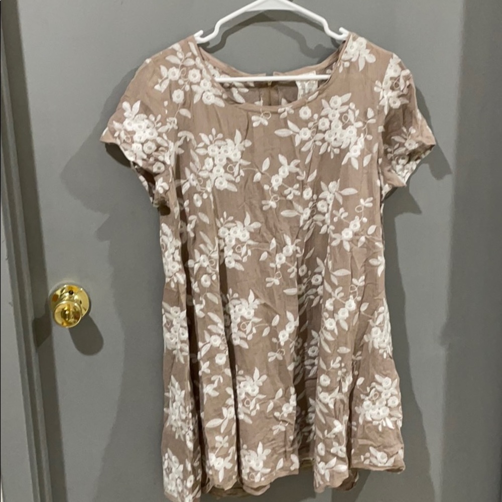 Sadie And Sage Embroidered Beige Dress Small.